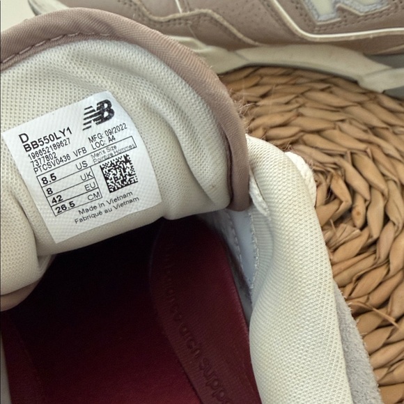 New Balance 550 Lunar New Year - Driftwood size 8.5 - Picture 5 of 12